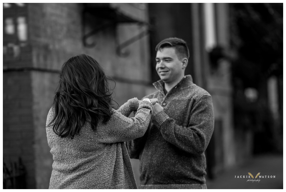 engagement-downtown-norfolk-pagoda-garden-21